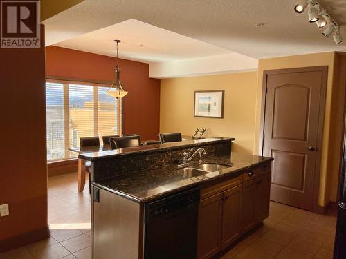 1200 Rancher Creek Road Unit# 448, Osoyoos, BC - Indoor Photo Showing Kitchen With Double Sink