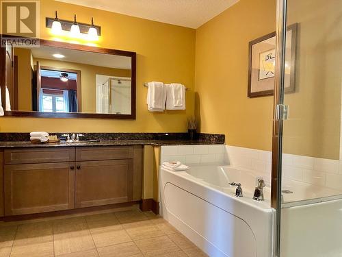 1200 Rancher Creek Road Unit# 448, Osoyoos, BC - Indoor Photo Showing Bathroom