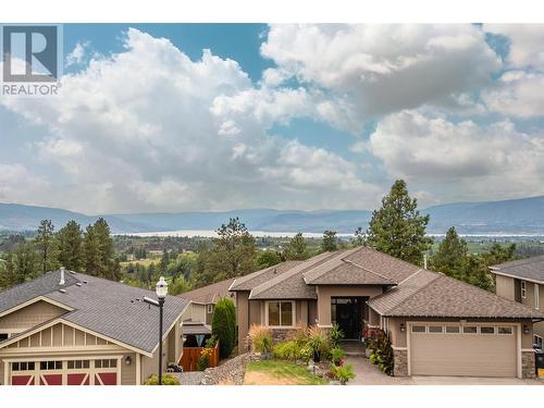 1045 Hume Avenue, Kelowna, BC - Outdoor With View