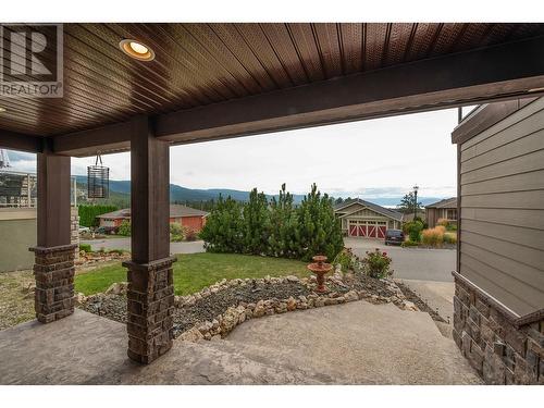 1045 Hume Avenue, Kelowna, BC - Outdoor With Exterior