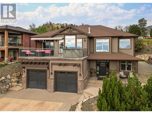 1045 Hume Avenue, Kelowna, BC - Outdoor With Facade