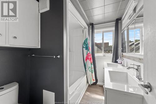 165 Park Street, Amherstburg, ON - Indoor Photo Showing Bathroom