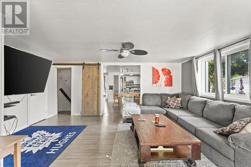 165 Park Street, Amherstburg, ON - Indoor Photo Showing Living Room