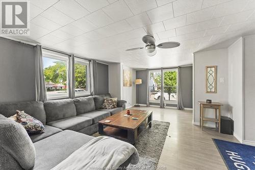 165 Park Street, Amherstburg, ON - Indoor Photo Showing Living Room