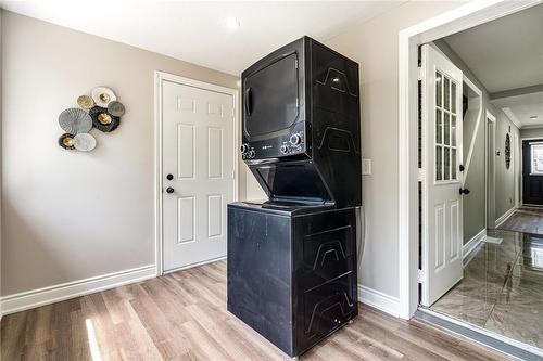 26 Cambridge Avenue, Hamilton, ON - Indoor Photo Showing Laundry Room