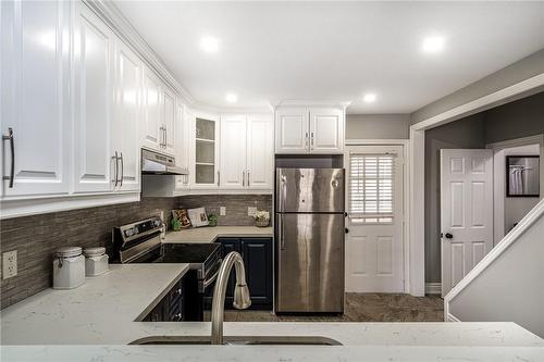 26 Cambridge Avenue, Hamilton, ON - Indoor Photo Showing Kitchen