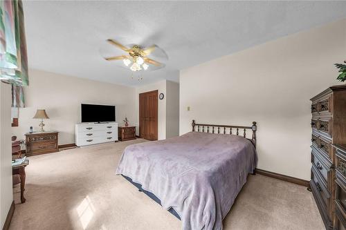 3 Shoreline Crescent, Grimsby, ON - Indoor Photo Showing Bedroom