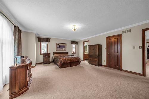 3 Shoreline Crescent, Grimsby, ON - Indoor Photo Showing Bedroom