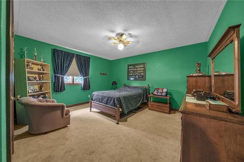 3 Shoreline Crescent, Grimsby, ON - Indoor Photo Showing Bedroom