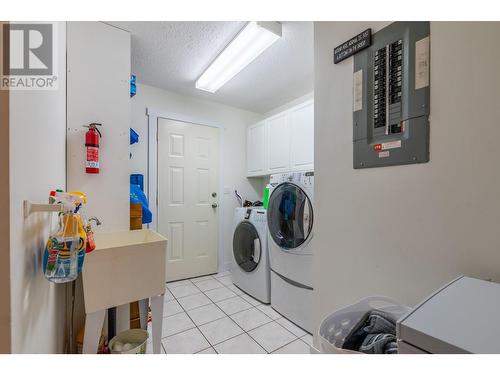 5212 Thomas Place, Okanagan Falls, BC - Indoor Photo Showing Laundry Room