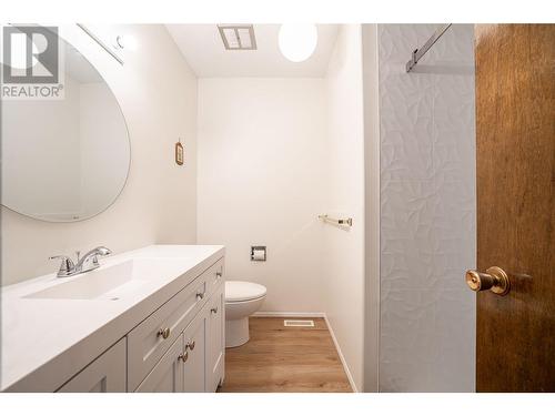 6477 Southwind Road, Vernon, BC - Indoor Photo Showing Bathroom