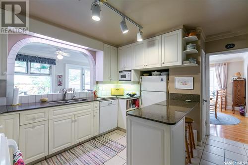 3005 Angus Street, Regina, SK - Indoor Photo Showing Kitchen With Double Sink