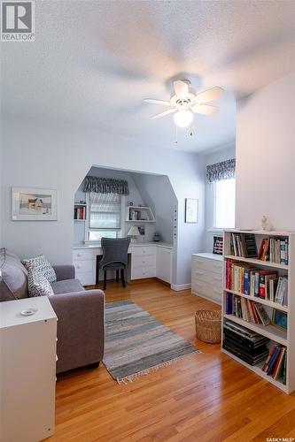 3005 Angus Street, Regina, SK - Indoor Photo Showing Living Room