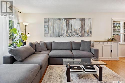 2722 Jarvis Drive, Saskatoon, SK - Indoor Photo Showing Living Room