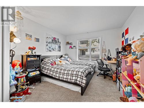 571 Yates Road Unit# 107, Kelowna, BC - Indoor Photo Showing Bedroom