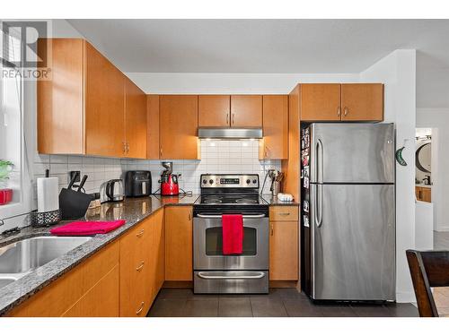 571 Yates Road Unit# 107, Kelowna, BC - Indoor Photo Showing Kitchen