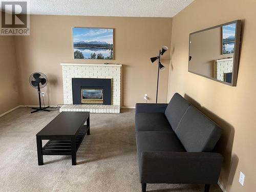 2429 Ethel Street, Kelowna, BC - Indoor Photo Showing Living Room With Fireplace