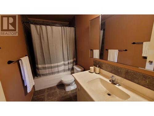 2429 Ethel Street, Kelowna, BC - Indoor Photo Showing Bathroom