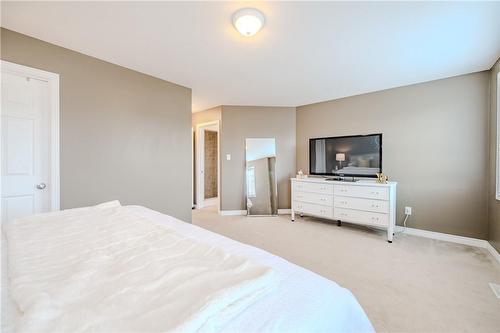 37 Moonbeam Drive, Hamilton, ON - Indoor Photo Showing Bedroom