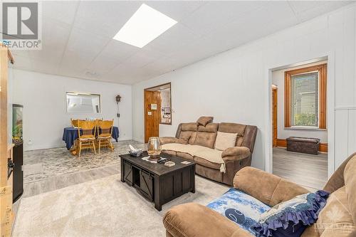 183 High Street, Carleton Place, ON - Indoor Photo Showing Living Room