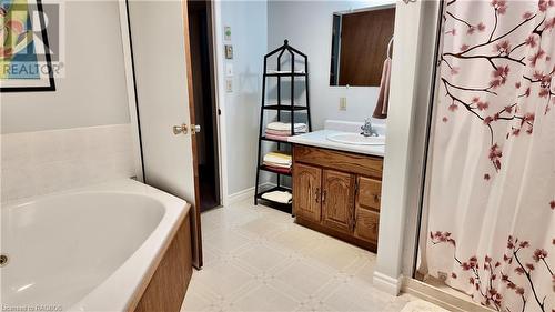 95 Dunedin Drive, Brussels, ON - Indoor Photo Showing Bathroom