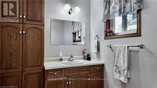 95 Dunedin Drive, Huron East (Brussels), ON - Indoor Photo Showing Bathroom