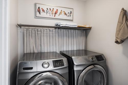 10837 Okanagan Centre Road, Lake Country, BC - Indoor Photo Showing Laundry Room