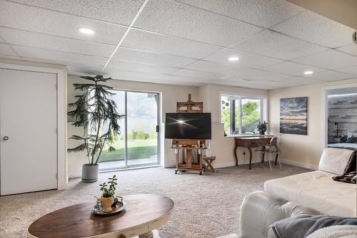 10837 Okanagan Centre Road, Lake Country, BC - Indoor Photo Showing Other Room