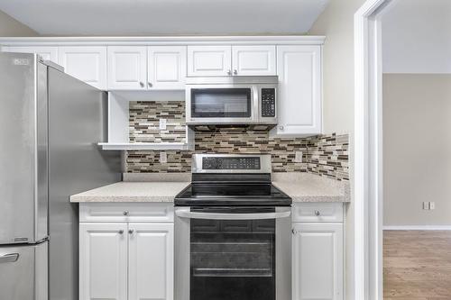 6-1120 Guisachan Road, Kelowna, BC - Indoor Photo Showing Kitchen