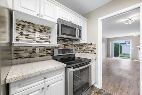 6-1120 Guisachan Road, Kelowna, BC - Indoor Photo Showing Kitchen