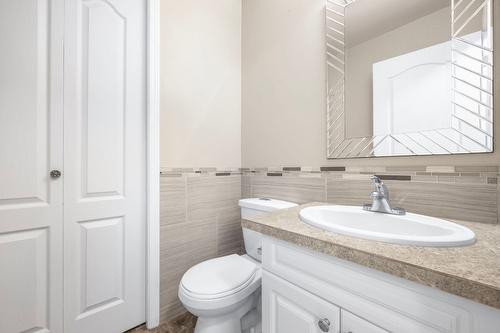 6-1120 Guisachan Road, Kelowna, BC - Indoor Photo Showing Bathroom