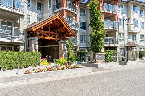 109-1089 Sunset Drive, Kelowna, BC - Outdoor With Facade