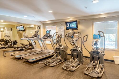 109-1089 Sunset Drive, Kelowna, BC - Indoor Photo Showing Gym Room