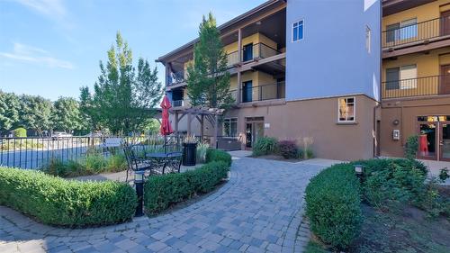 2102-4042 Pritchard Drive, West Kelowna, BC - Outdoor