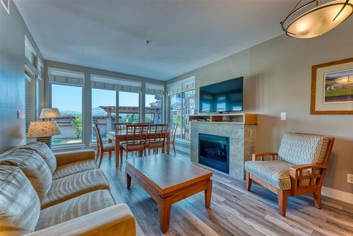 241-4205 Gellatly Road, West Kelowna, BC - Indoor Photo Showing Living Room With Fireplace