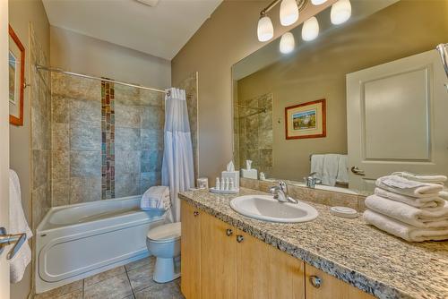 241-4205 Gellatly Road, West Kelowna, BC - Indoor Photo Showing Bathroom