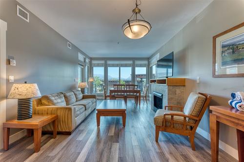 241-4205 Gellatly Road, West Kelowna, BC - Indoor Photo Showing Living Room With Fireplace