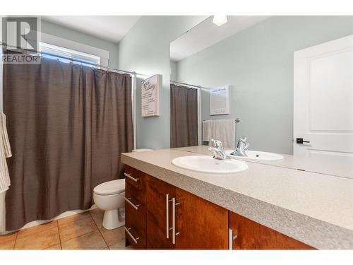 2955 Juniper Drive, Penticton, BC - Indoor Photo Showing Bathroom