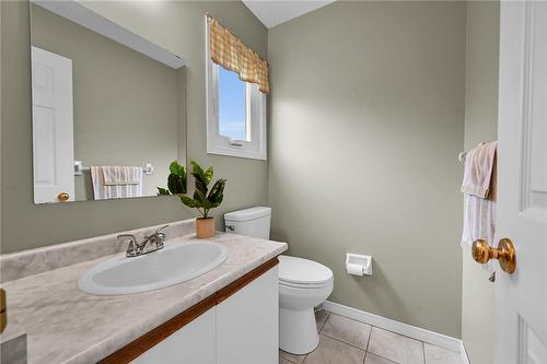 736 Templemead Drive, Hamilton, ON - Indoor Photo Showing Bathroom