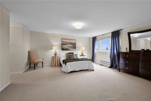 736 Templemead Drive, Hamilton, ON - Indoor Photo Showing Bedroom