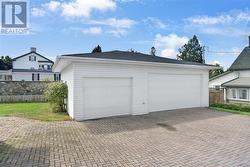 Triple car garage - 