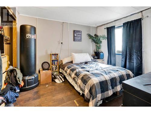 6896 Watson  E Drive, Kamloops, BC - Indoor Photo Showing Bedroom