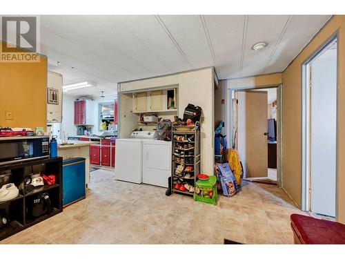 6896 Watson  E Drive, Kamloops, BC - Indoor Photo Showing Laundry Room