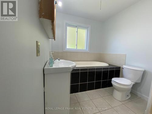 6 Burnham Street, Cramahe (Colborne), ON - Indoor Photo Showing Bathroom