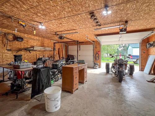 336 Veterans-Assinaboine Street W, Oak Lake, MB - Indoor Photo Showing Garage