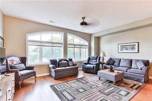 362 Plains Road E|Unit #4, Burlington, ON - Indoor Photo Showing Living Room