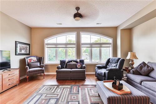 362 Plains Road E|Unit #4, Burlington, ON - Indoor Photo Showing Living Room