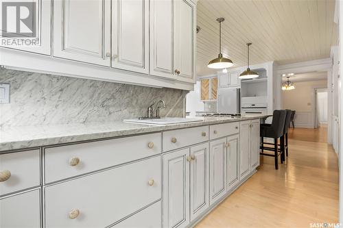 47 Empress Drive, Regina, SK - Indoor Photo Showing Kitchen