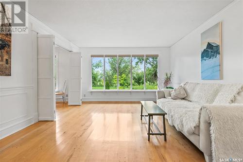 47 Empress Drive, Regina, SK - Indoor Photo Showing Living Room