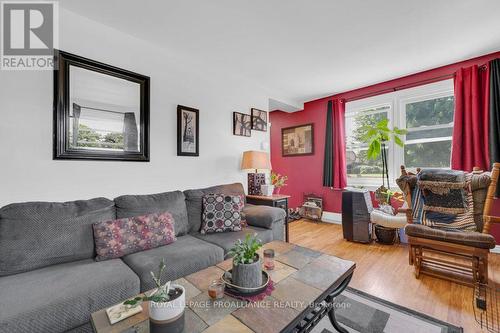 77 - 25 Tracey Park Drive, Belleville, ON - Indoor Photo Showing Living Room